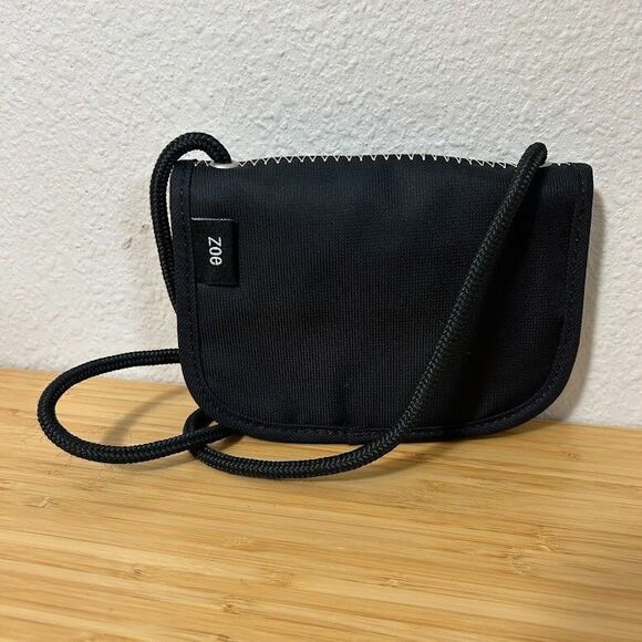 Sherpani Zoe Crossbody Bag Black Nylon Travel Wallet RFID Credit Cards Zipper - Picture 3 of 4